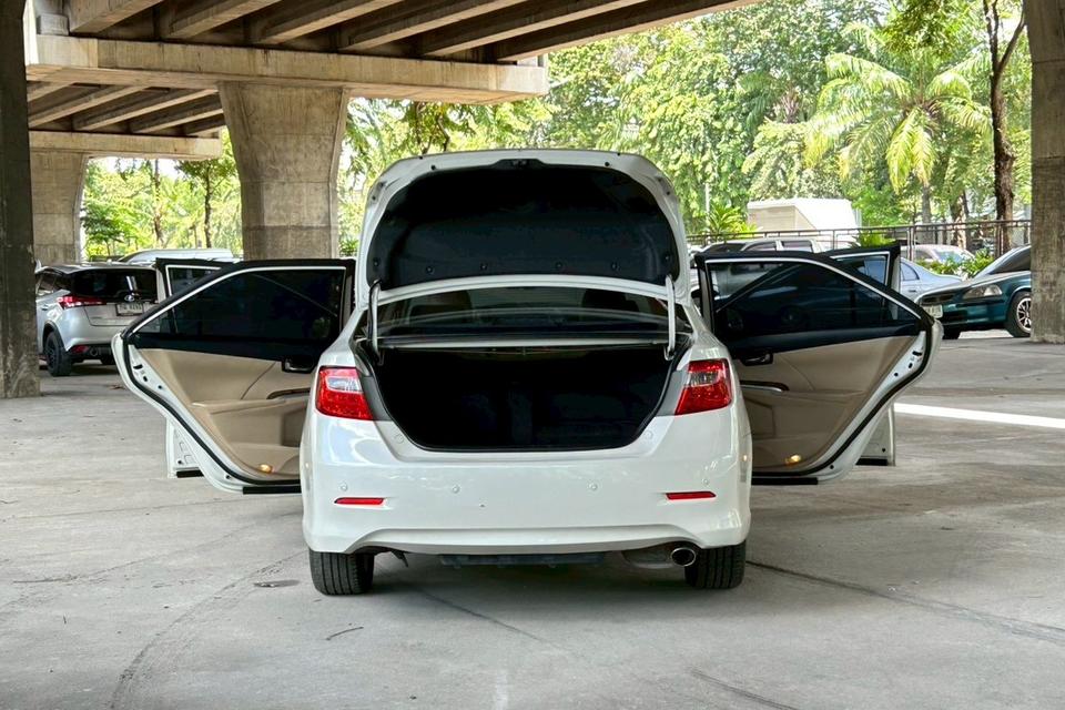 Toyota Camry 2.5 Hybrid AT ปี 2014 แคมรีไฮบริด รถสวย ขับดี พร้อมใช้ 8