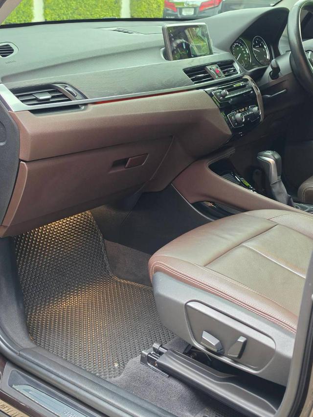 BMW X1 18d Xline ปี2019 (F48) ใครหาดีเซลประหยัด ดูแลง่าย เชิญมาจับจองครับ มือเดียวป้ายแดง ประวัติดีมาก ดูแลมาอย่างดีใหม่มาก !! รูปที่ 14