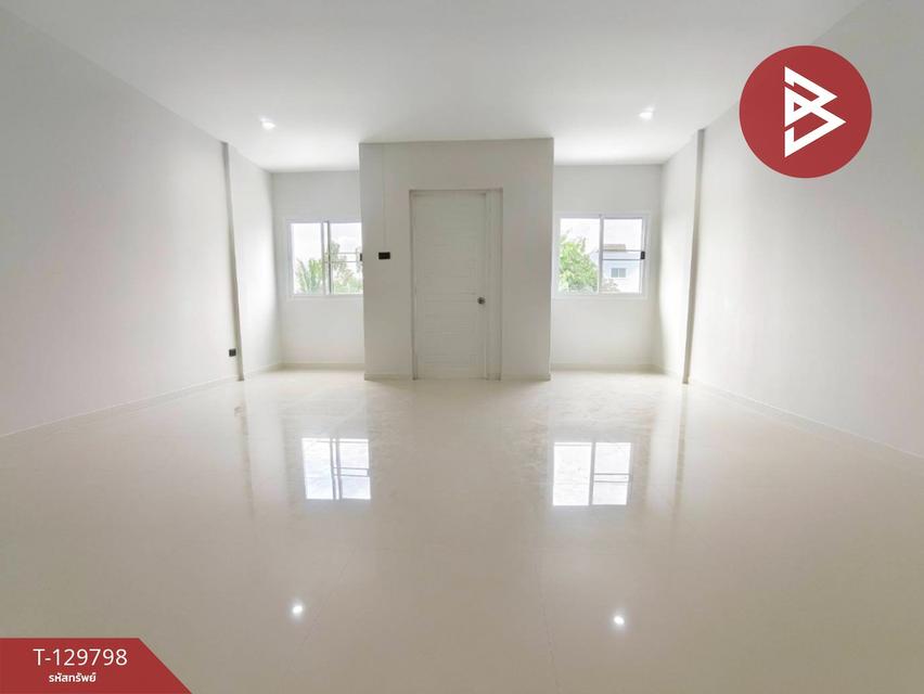 ขายด่วนทาวน์เฮ้าส์ หมู่บ้านแสนสบาย นนทบุรี รีโนเวทพร้อมเข้าอยู่ ทำเลดี 10