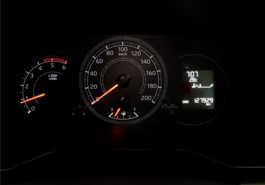 Toyota HIACE 2.8 MT Eco Van 202020 15