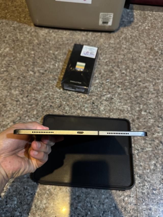 ขายiPadPro11นิ้วสีดำ64กิ๊กWifi Celluer ใส่ซิมได้สวยๆใช้งานดีทุกๆฟังชั่นถูกๆ