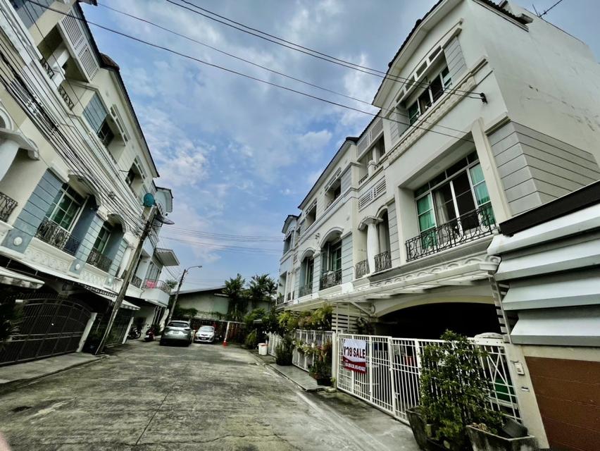 ขายด่วน บ้านกลางเมืองลาดพร้าว-โยธินพัฒนา ซอยประดิษฐ์มนูธรรม 19 21 ตร.ว. 5 นาทีถึงเซ็นทรัล อีสต์วิลล์ 1