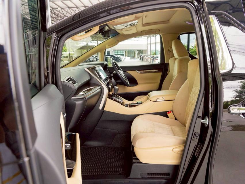 Toyota Vellfire 2.5 HYBRID X E-Four ปีจด 2020 18