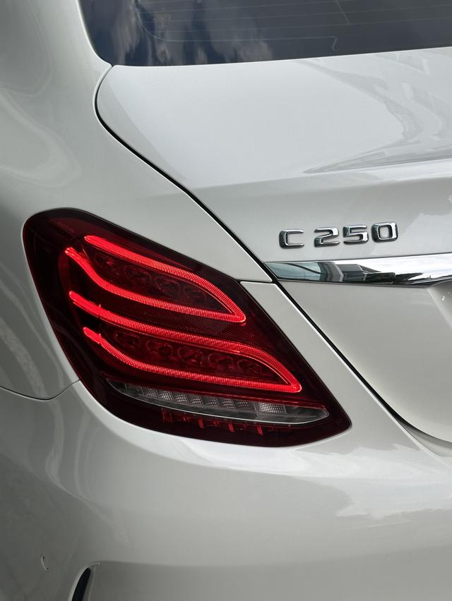 Benz W205 C250 AMG หลังคาแก้ว เบนซินล้วน ปี 2014 วิ่ง 63,000 km | มือเดียว | เล่มสวย 💰 888,000.- ☎️ 081-955-8888 📍 ลาดพร้าว71 สังคมสงเคราะห์4 #benzc