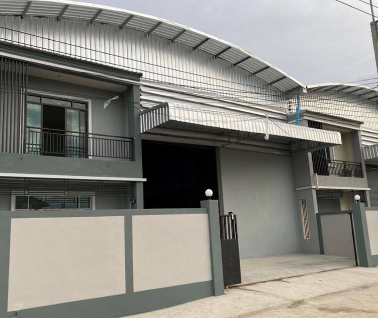 ขายหรือให้เช่า โรงงาน โกดัง ออฟฟิศ 2 ชั้น โครงการทรัพย์รุ่งเรือง ( คอกกระบือ ) ขนาดพื้นที่รวม 680 ตร.ม. ทำโรงงานได้ แถวคอกกระบือ จังหวัดสมุทรสาคร 2