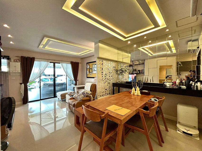 ขายทาวน์โฮม/โฮมออฟฟิศ 3 ชั้น | บ้านกลางเมือง พระราม 9 - รามคำแหง ทำเลใจกลางเมือง เดินทางสะดวก เลียบด่วน ฉลองรัช ใกล้ ม.รามคำแหง Baan Klang Muang Rama 13