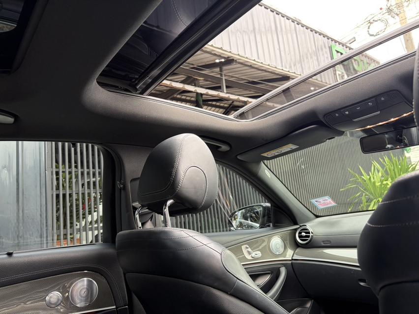 ปี2019 Mercedes-Benz E350e AMG Dynamic panoramic glass รูปที่ 12