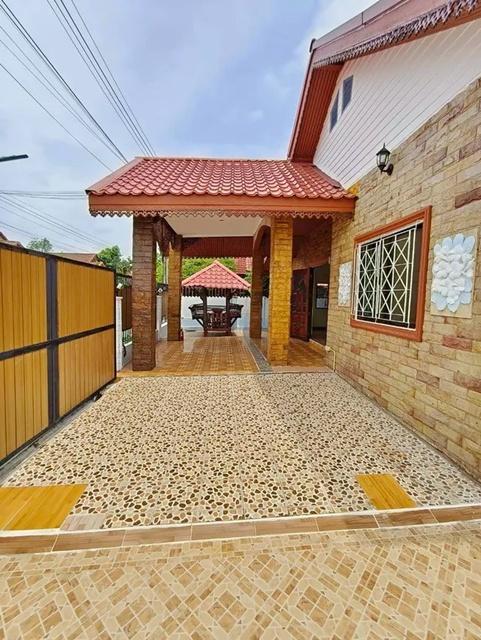 วัดดอนใหญ่ 200ม.ธัญบุรี ลำลูกกา คลอง 8 ให้เช่าบ้านเดี่ยว รีโนเวทใหม่ 60 ตร.วา.240 ตร.ม. 3 นอน 3 น้ำ ตลาดชัชวาล คลอง 7 4.