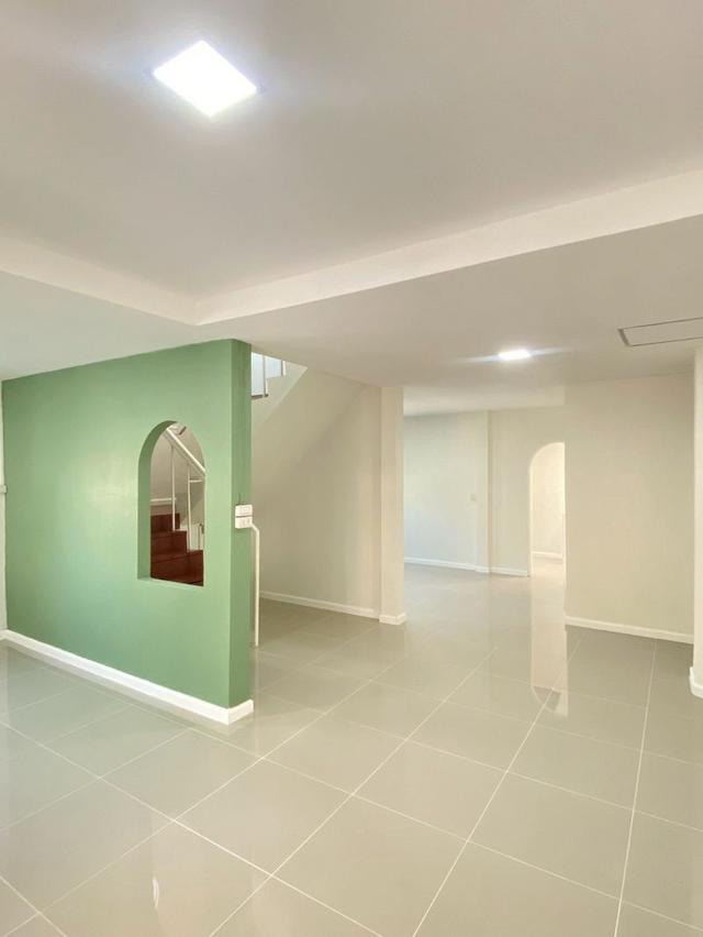 ขายทาวน์เฮ้าส์ สูง 2 ชั้น หลังมุม เนื้อที่ 24 ตารางวา หมู่บ้านร่วมสุข 2 ซ.5 ถนนรามคำแหง 96 แขวงสะพานสูง เขตสะพานสูง กรุงเทพมหานคร 17