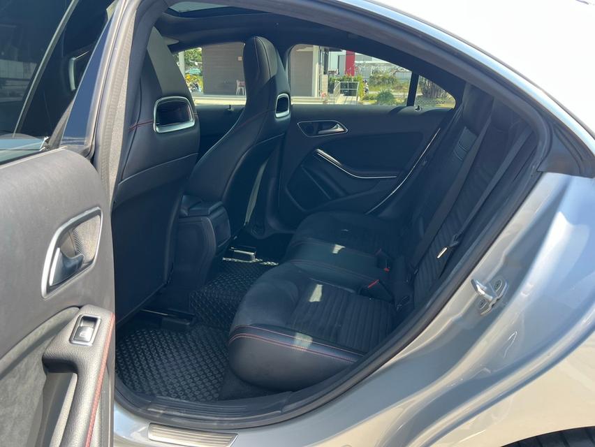 Mercedes Benz CLA250 AMG ปี 2013 จด 14 ไมล์ 6x ,xxx km 14