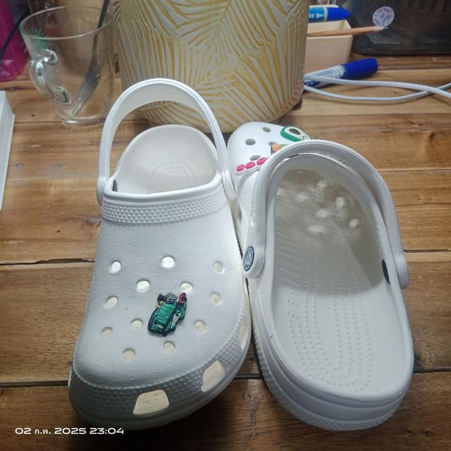 รองเท้า CROCS มือ2 แท้ 100% สีขาว ขนาด M6 หรือ เบอร์ 39 ยาว24-24.5ซม. สภาพเกิน80% ราคา359฿ ค่าส่ง39฿ สอบถามข้อมูลเพิ่มเติม Line : @992pqepo 5