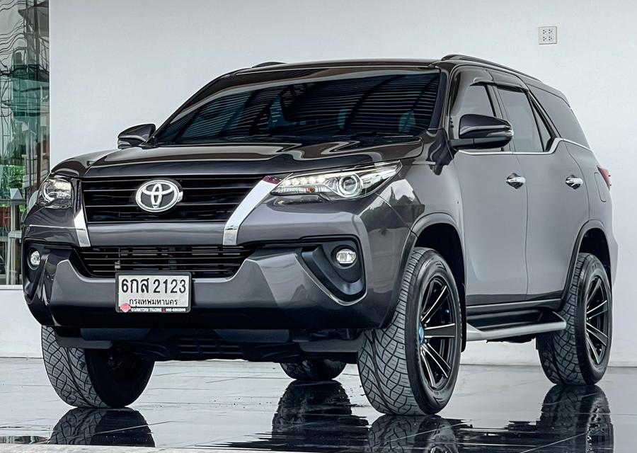 ขาย Toyota Fortuner 2.4V ปี17 6