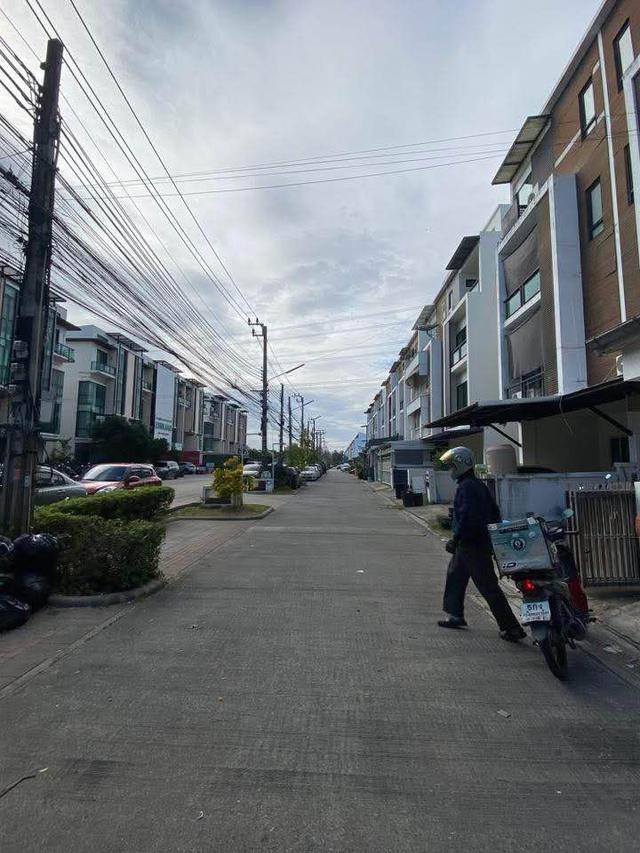 ขาย โฮมออฟฟิศ 4 ชั้น เอชทูโอ รามคําแหง 2 -วงแหวน 2