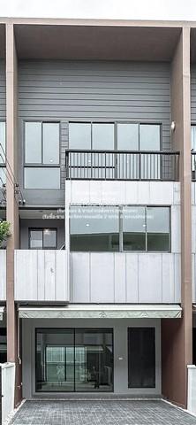 TOWNHOUSE ขายทาวน์โฮม 3 ชั้น รีโนเวทใหม่ ถ.ศรีนครินทร์-ร่มเกล้า 18.1 3 น 3 น้ำ 2 จอดรถ ราคา 4.29 ล้านบาท ทำเลทอง 1