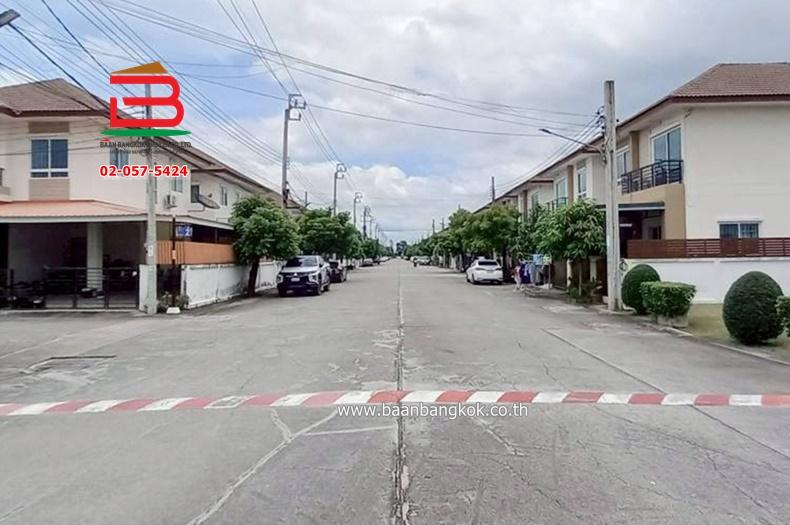 บ้านแฝด หมู่บ้าน เต็มสิริ วิลเลจ หนองจอก เนื้อที่ 38.4 ตรว. ถนนเชื่อมสัมพันธ์ 11 กระทุ่มราย เขตหนองจอก กรุงเทพมหานคร 12