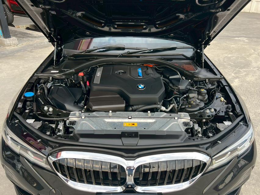 ปี 2020 BMW 330e G20 MSPORT โฉมปี 2019-ปัจจุบันสีดำ เกียร์ออโต้ มือเดียวป้ายแดง รูปที่ 11