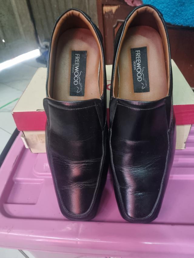 รองเท่าผู้ชาย ทรงวินเทส