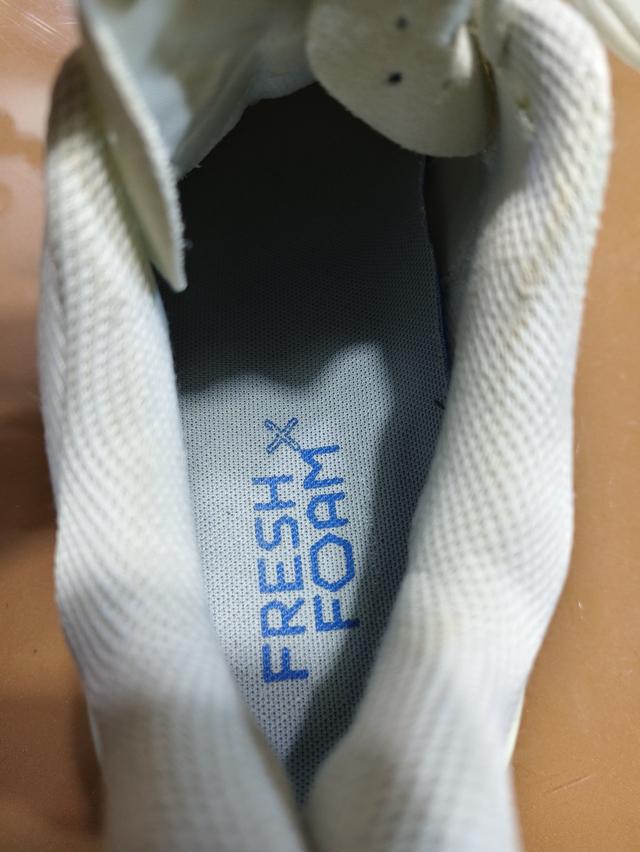New Balance Fresh Foam x LAV v2 White Laser Blue(MCHLAVL2)Size. 43/27.5 cm⭐⭐⭐⭐ Pre-owned/ Great Condition🔥 Price : 690฿ รูปที่ 6