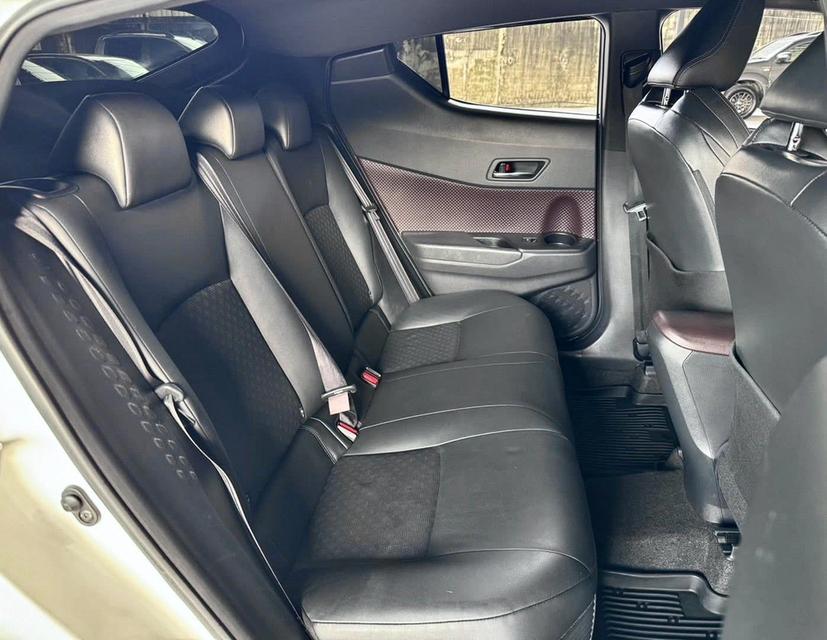 Toyota CHR 1.8Hybrid ปี18 13