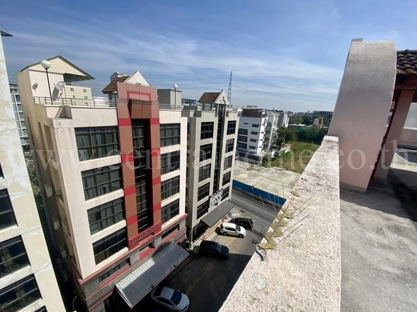 อาคารสำนักงาน 6 ชั้น ซอย รัชดาภิเษก 18 ใกล้ MRT ห้วยขวาง 20