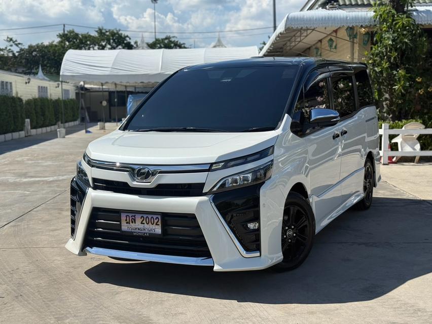Toyota Voxy zs 2.0 ปี 2019