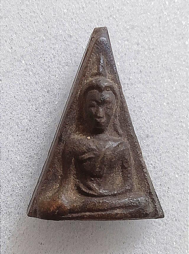 พระนางพญา เนื้อดินเผา