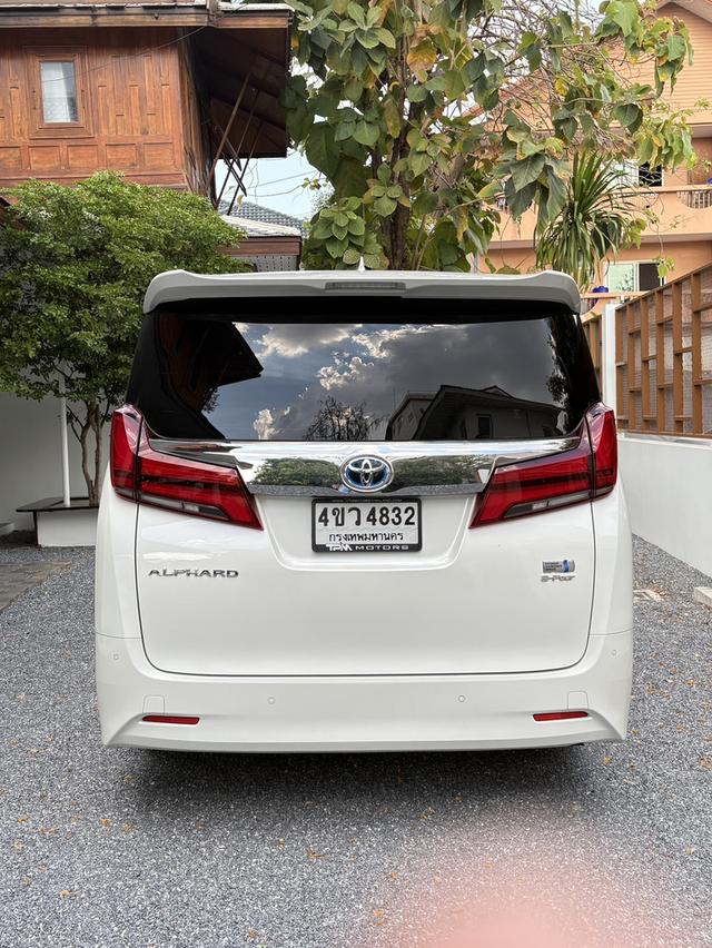 สวยจัด สภาพป้ายแดง! รถบ้านมือเดียว ไมล์น้อย 10,xxx กม. เจ้าของขายเอง  Toyota ALPHARD 30 Hybrid X E-four สีขาว ปี 2023 รูปที่ 5