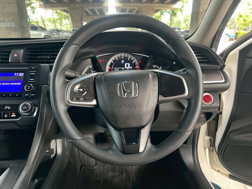ขายด่วน! Honda CIVIC FC 1.8 E AT ปี 2017 รถสวยมือเดียว สภาพดี พร้อมขับทันที! 11
