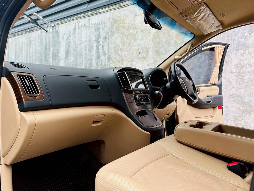 ขาย Hyundai H1 2.5Deluxe ปี19 14