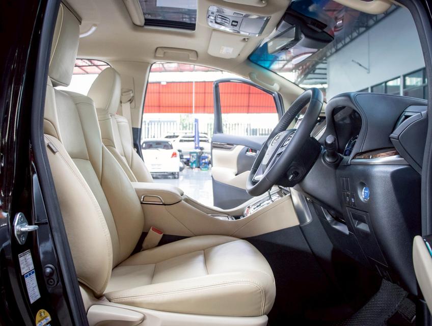 TOYOTA VELLFIRE 2.5 HYBRID X E-FOUR ปี 2021 9