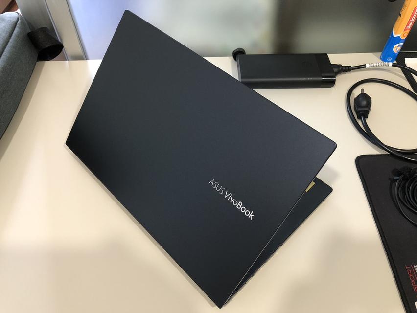 Notebook Asus ViVoBook 14 Ryzen 3 การ์ดจอ AMD Radeon ฮาร์ดดิสก์ SSD 512GB แรม4GB สภาพสวยไร้รอย