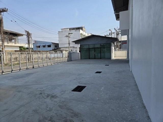 ให้เช่าโกดัง 865 ตรม. พร้อมสำนักงานและที่จอดรถ พุทธมณฑลสาย 4 อ้อมน้อย กระทุ่มแบน 4