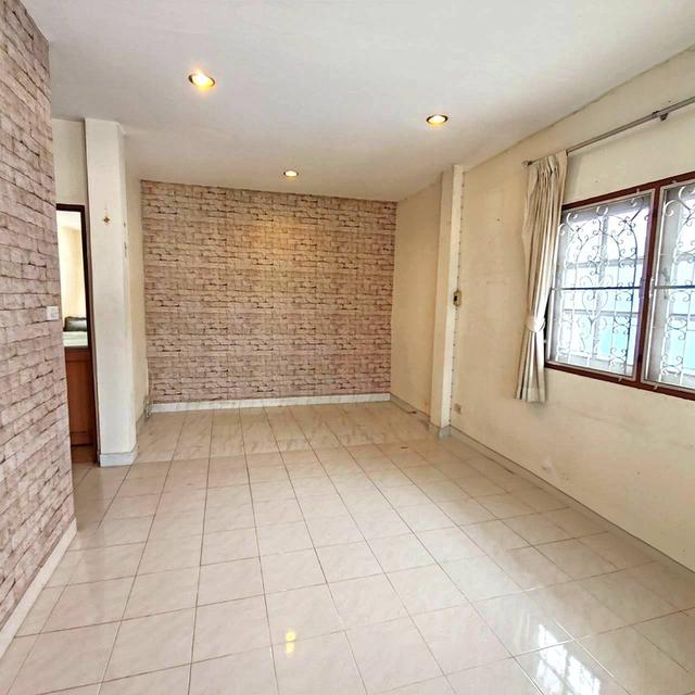 ✨ ขายบ้านเดี่ยว หมู่บ้าน ช.รุ่งเรือง 6  | ถนนเมน | 54 ตร.วา | 6 ห้องนอน | พร้อมอยู่ ใกล้ MRT & เซ็นทรัลเวสต์เกต 🏡 2