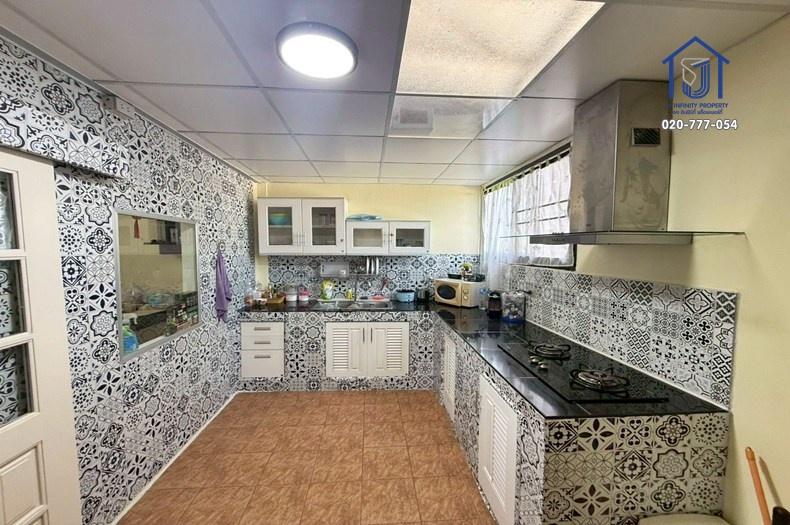 ขายทาวน์โฮม 3 ชั้น หมู่บ้านกลางเมือง รัชดา–เหม่งจ๋าย 1 ซอยสหการประมูล ใกล้ทางด่วน รถไฟฟ้าMRT 5