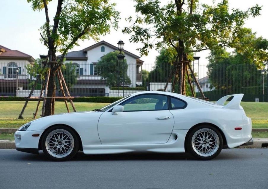 ขาย Toyota Supra รถสปอร์ตมือสอง ราคาดีมาก