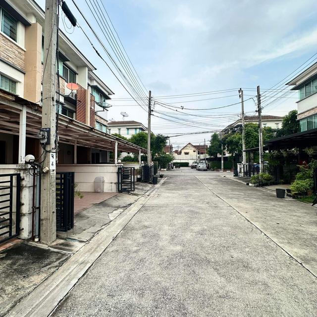ขายทาวน์โฮม 3 ชั้น หมู่บ้านทาวน์พลัส เกษตร-นวมินทร์   7