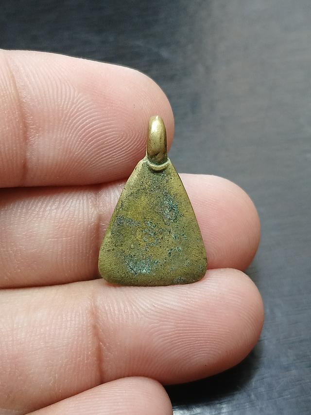 หลวงพ่อเงินพิมพ์จอบเล็ก รูปที่ 2