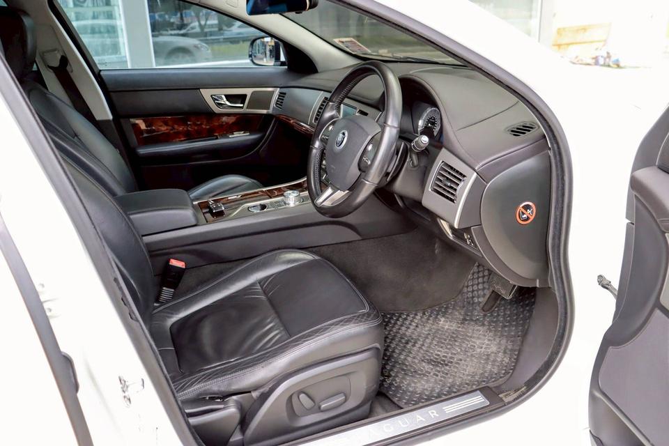 Jaguar XF 3.0 Premium Luxury ปี 2011 🇬🇧 แรงหรู ดูดีในราคาที่เอื้อมถึง! 19