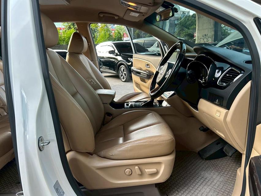 ขายด่วน! Kia Grand Carnival 2.2 LX AT ปี 2017 14