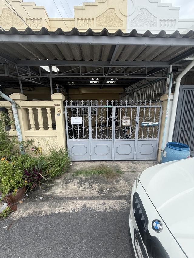 ขาย ทาวเฮ้า หมู่บ้านไพโรจน์ 1