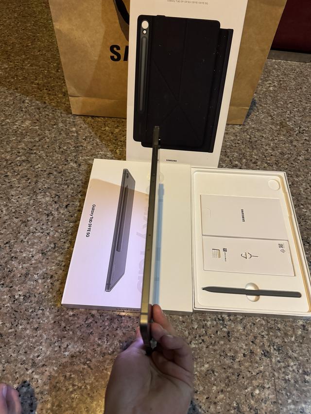 ขายSamsungTabS9FEสีGray128กิ๊กLTEใส่ซิมได้จอขาวจั๊วรีได้อัพได้ไม่ติดอะไรสภาพนี้หายากมากๆมีกล่องอีมี่ตรงถูกๆ 6