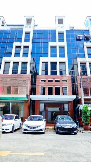 ให้เช่า อาคารสำนักงาน 6ชั้น+ดาดฟ้า 450ตร.ม. ฟังก์ชัน 4นอน 6 น้ำ ใกล้เดอะมอลล์บางกะปิ 700 ม. ใหญ่มาก 26ตร.วา. MRTบางกะปิ 7