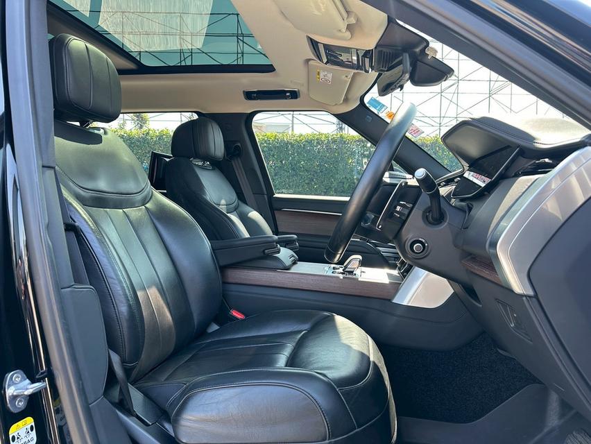 Land Rover LWB autobiography สีเดิมทั้งคัน 9