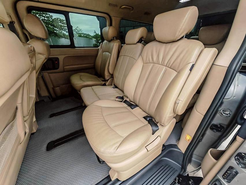 2016 HYUNDAI H-1 2.5 ELITE 10