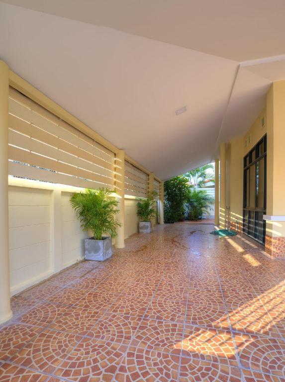 🏡🌟 ให้เช่าบ้านเดี่ยว 2 ชั้นหลังใหญ่ ทำเลดี เดินทางสะดวก ใกล้ร้านสะดวกซื้อ ตลาด และห้างสรรพสินค้า เหมาะสำหรับอยู่อาศัยหรือครอบครัวใหญ่ 8