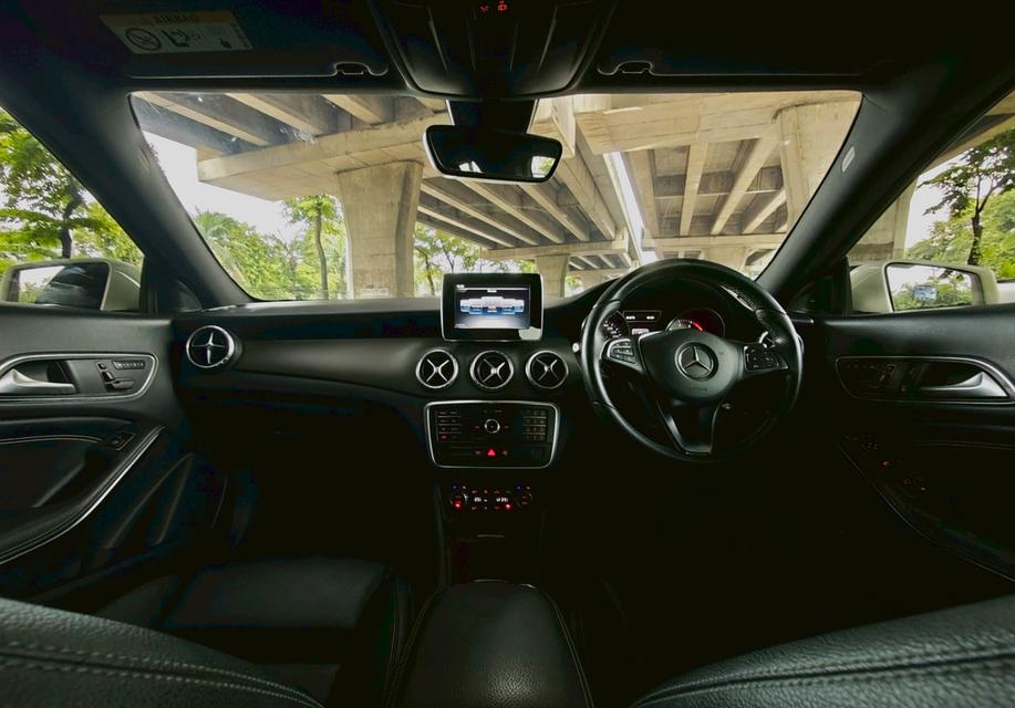 Mercedes Benz CLA 200 W117 ปี 2017