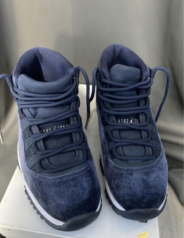 Nike Air Jordan 11 Retro Midnight Navy Navy White