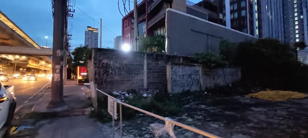 ขายที่ดินติดถนนรัตนาธิเบศร์ 20 อยู่ติดสถานีรถไฟฟ้า MRT บางกระสอ ด้านหลังที่ดินตินถนนซอยรัตนาธิเบศร์ 22 หน้ากว้าง 38 เมตร เหมาะสำหรับสร้างคอนโด 20