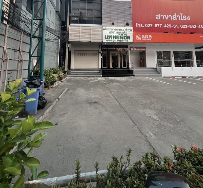 อาคารพาณิชย์6ชั้น ใกล้BTS 2สาย พร้อมที่จอดรถ5คัน 3