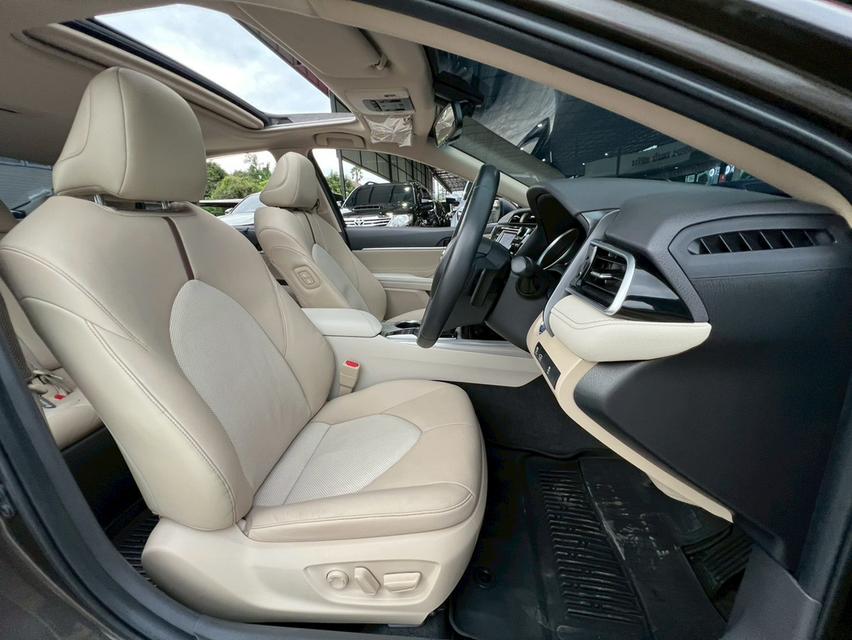 ปี 2019 TOYOTA CAMRY, 2.5 HVโฉม ปี18-24 สีน้ำตาล เบนชิน+ไฮบริดมือเดียวป้ายแดง 8